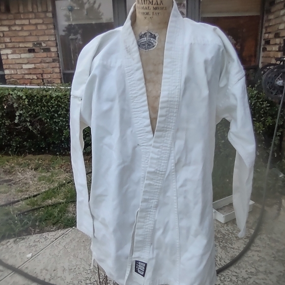 White Taekwondo uniform karate long sleeve size 5 - Picture 1 of 10